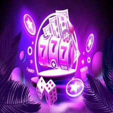 Lucky Neko game interface on mobile device showing spin button and paytable